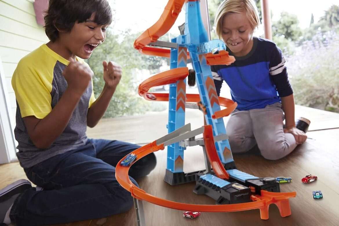 hot-wheels-toy-car-track-set-sky-crash-tower-review