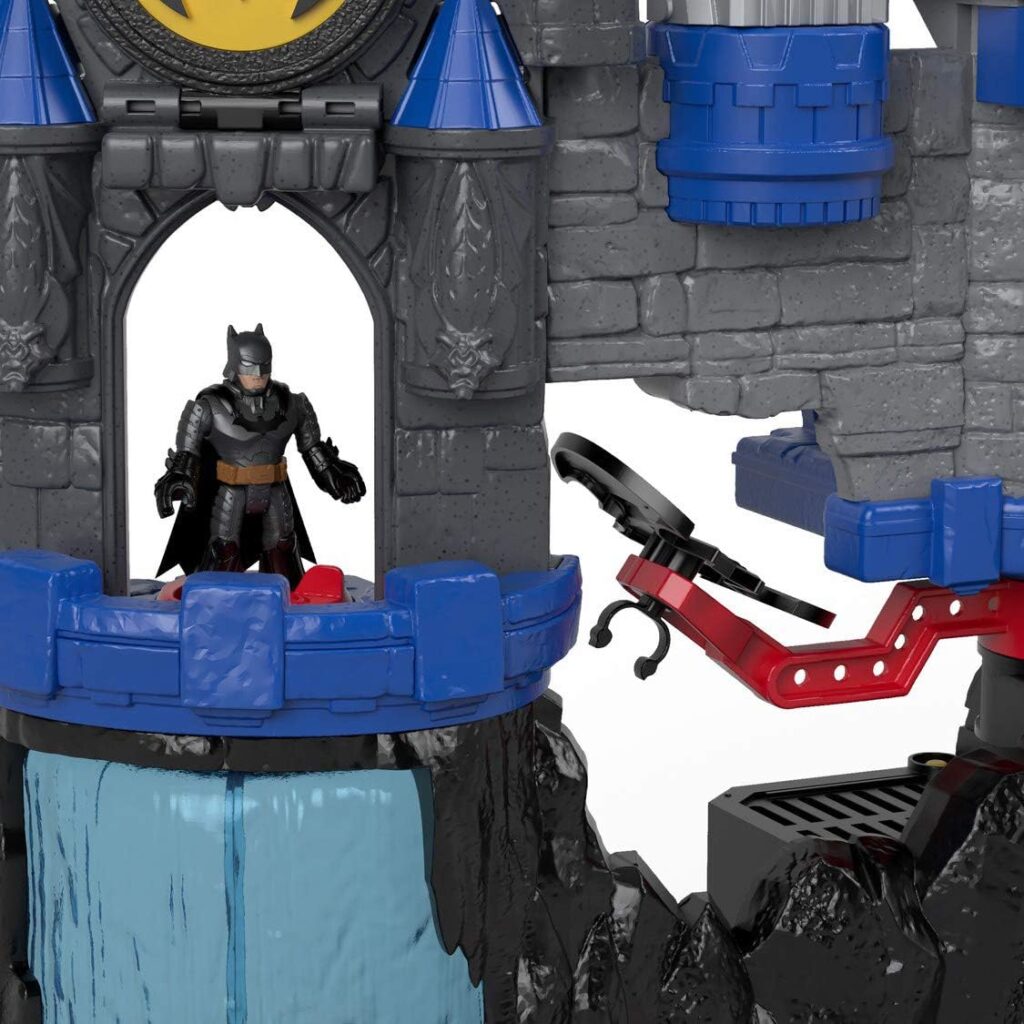 Imaginext DC Super Friends Batman Toy, Wayne Manor Batcave Playset with Batman Figure  Accessories (Amazon Exclusive)