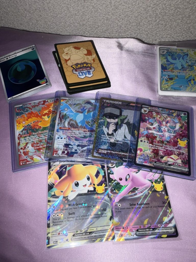 Pokémon TCG: 30th Celebration Elite Trainer Box supporting product image 2