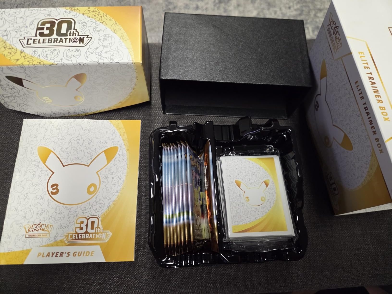 Pokémon TCG: 30th Celebration Elite Trainer Box supporting product image 1